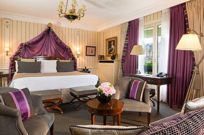 Junior Suite Avenue