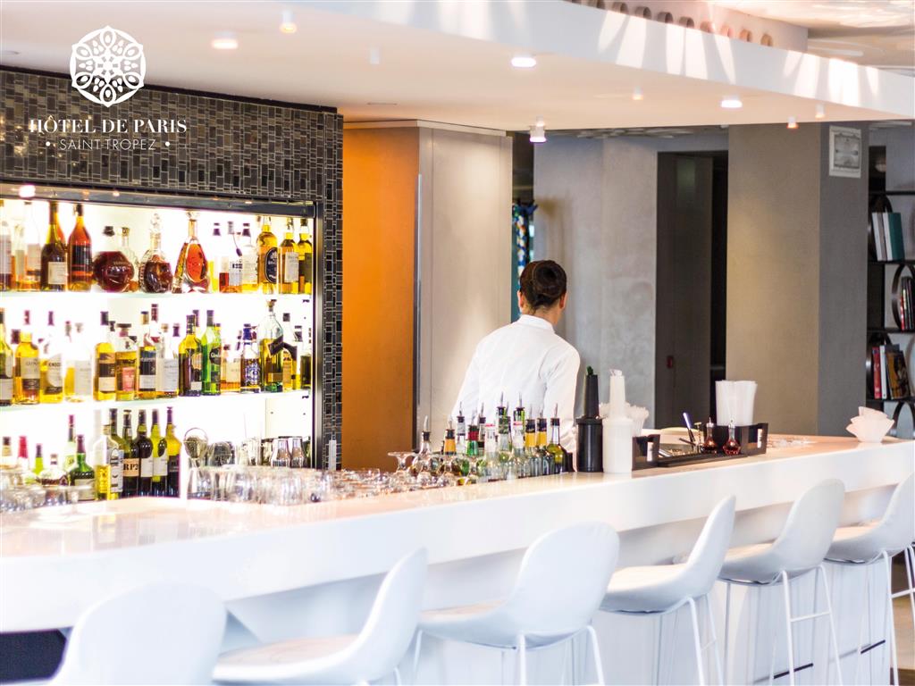 Atrium Bar