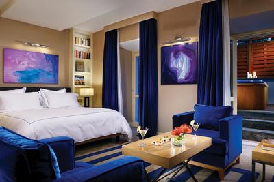 Jacuzzi Suite