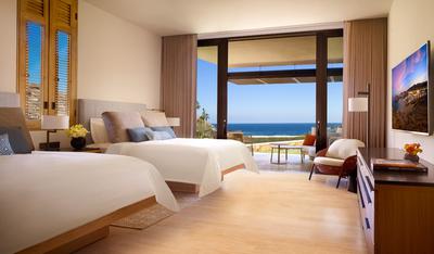 Deluxe Ocean View Queen Queen Room