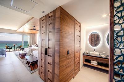 Ocean Front Queen Suite