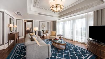 Fullerton Suite