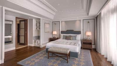 Fullerton Suite