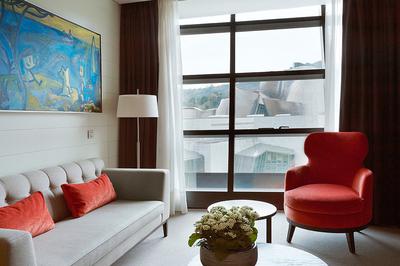 Deluxe Suite Guggenheim View
