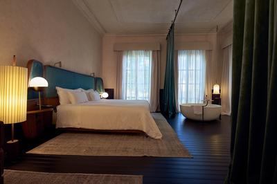 Premium Suite