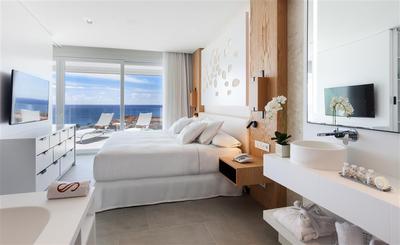 Royal Hideaway Corales Suites image