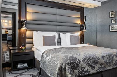Savoy Suite