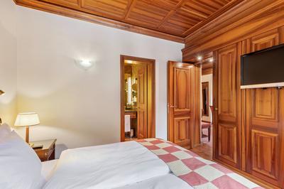 Corner One Bedroom Suite Matterhorn View