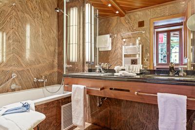 Corner One Bedroom Suite Matterhorn View