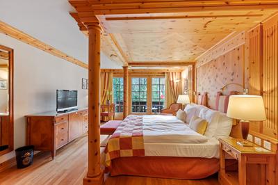 Classic Superior One Bedroom Suite