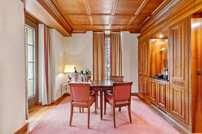 Corner One Bedroom Suite Matterhorn View