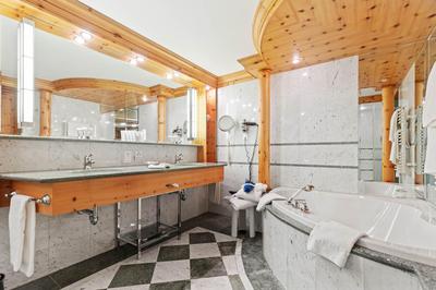 Classic Superior One Bedroom Suite