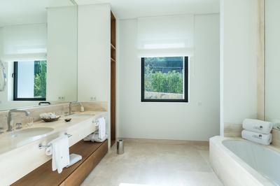 Private House, Green 10