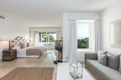 4 Bedroom Private Home