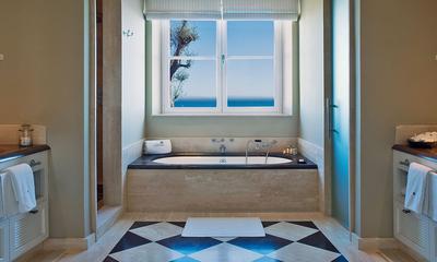 Pool Suite