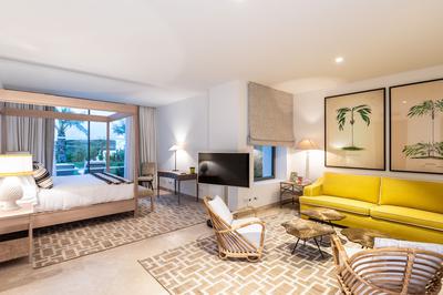 Private House, Green 10