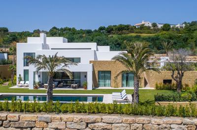 5 Bedroom Private Home