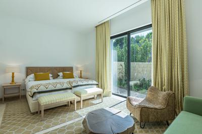 Private House, Green 10