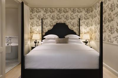 Courtyard Suite