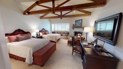 Estate Room