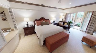 Spa & Deluxe Spa Room