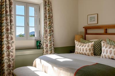 2-Bedroom Deluxe Suite