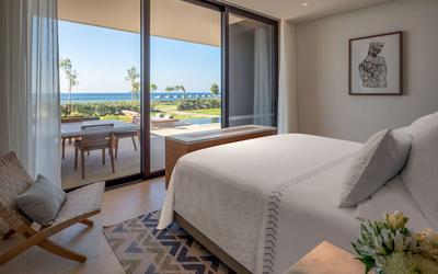Seafront Cabana with Pool