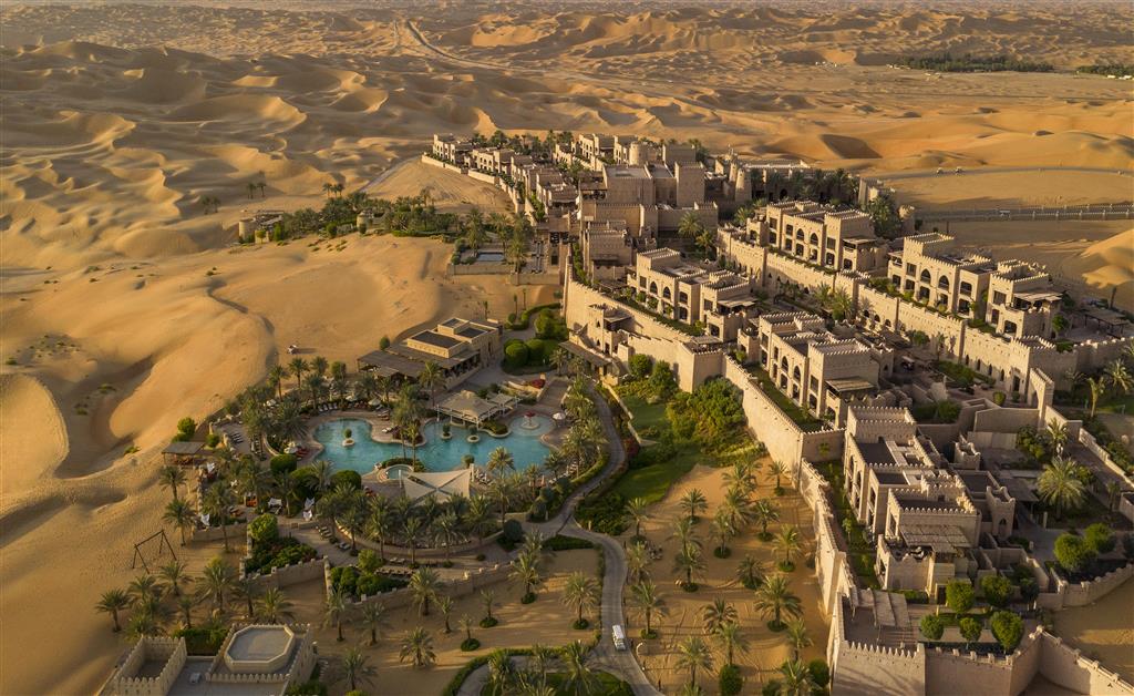 Qasr Al Sarab Desert Resort by Anantara