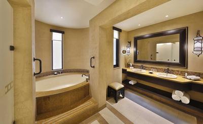 Deluxe Balcony Room