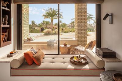 Deluxe Garden View Suite