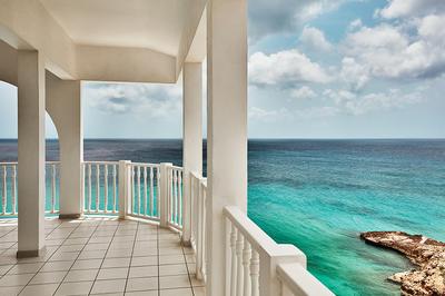 Corner Ocean View Premium Room