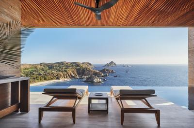 Cliffside Panoramic One-Bedroom Suite With Infinity Pool