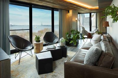 Connecting Skyline Suite & King