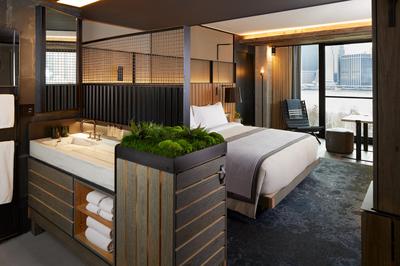 Neighboring Skyline Suite & 2 Bed
