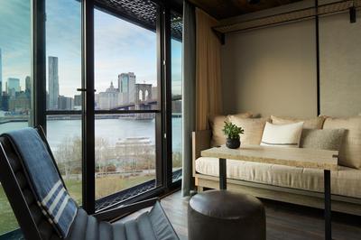 Neighboring Bridge Suite & King