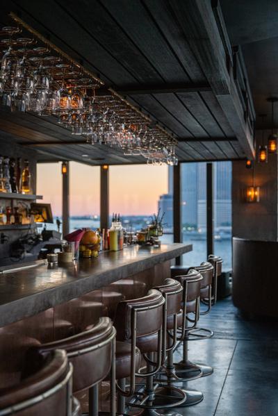 Harriet's Lounge
