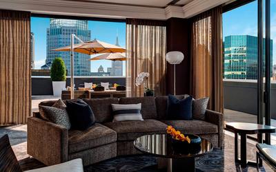 Champagne Suite