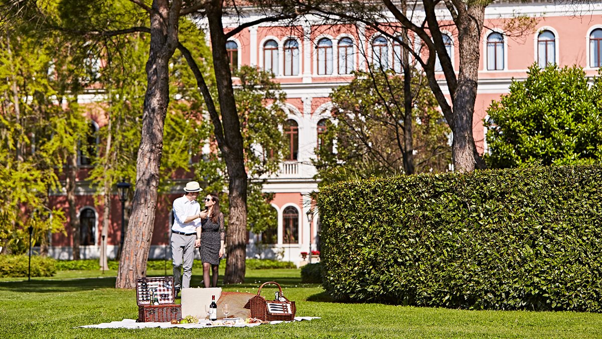 Garden Picnic