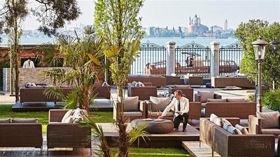 Garden Bar