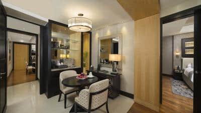 Corner Suite