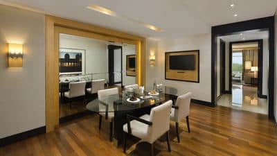 Corner Suite