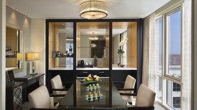 Corner Suite
