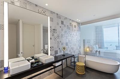 Premier Room Bath