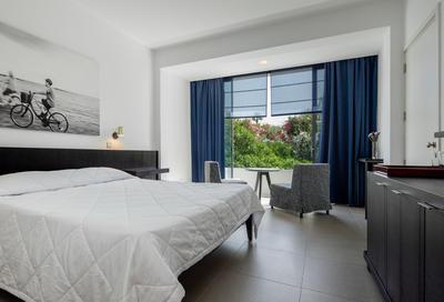 Inland View Room