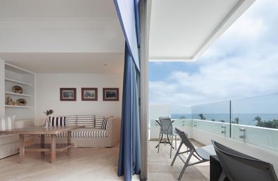 Deluxe One Bedroom Sea View Suite