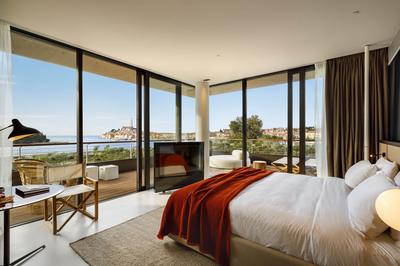 Grand Sea View Room