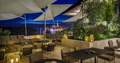 Cissa Pool Bar