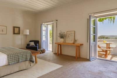 Courtyard Room