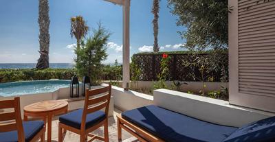 Artemis Sea View Suite