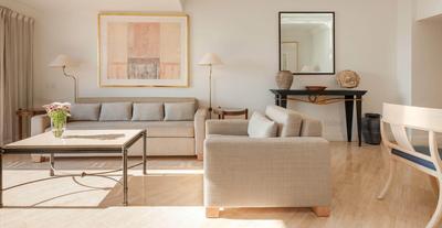 One Bedroom Deluxe Sea View Suite